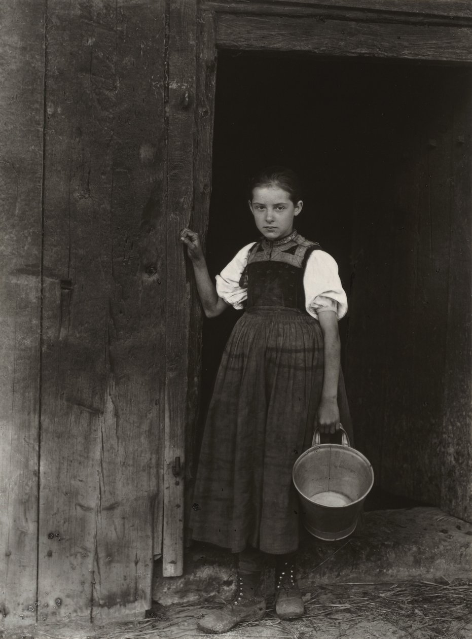 Meisje uit het Zwarte Woud door Alfred Stieglitz
