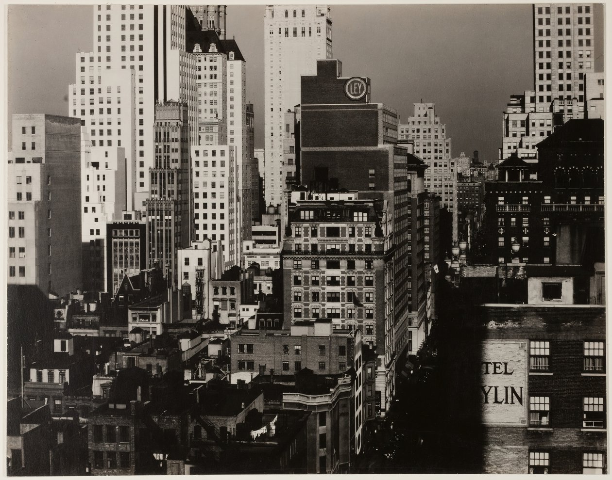 Vanuit mijn raam bij An American Place, Noord, 1930-31 door Alfred Stieglitz