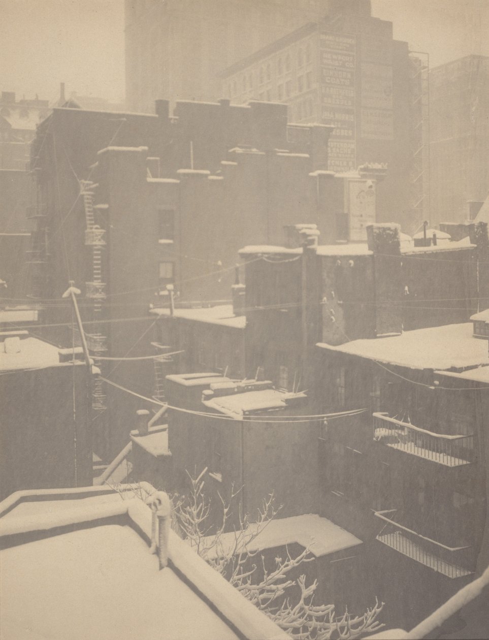 Vanuit het achterraam - 291 door Alfred Stieglitz