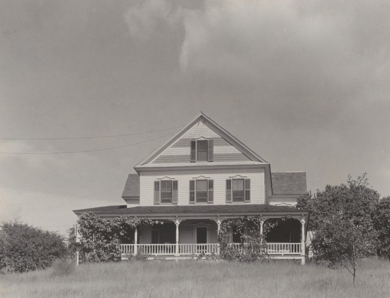 Huis op de heuvel, Lake George door Alfred Stieglitz