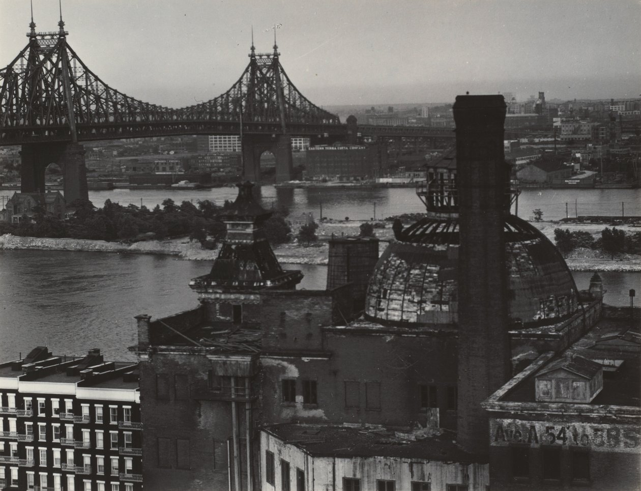 New York vanaf 405 E 54th Street door Alfred Stieglitz