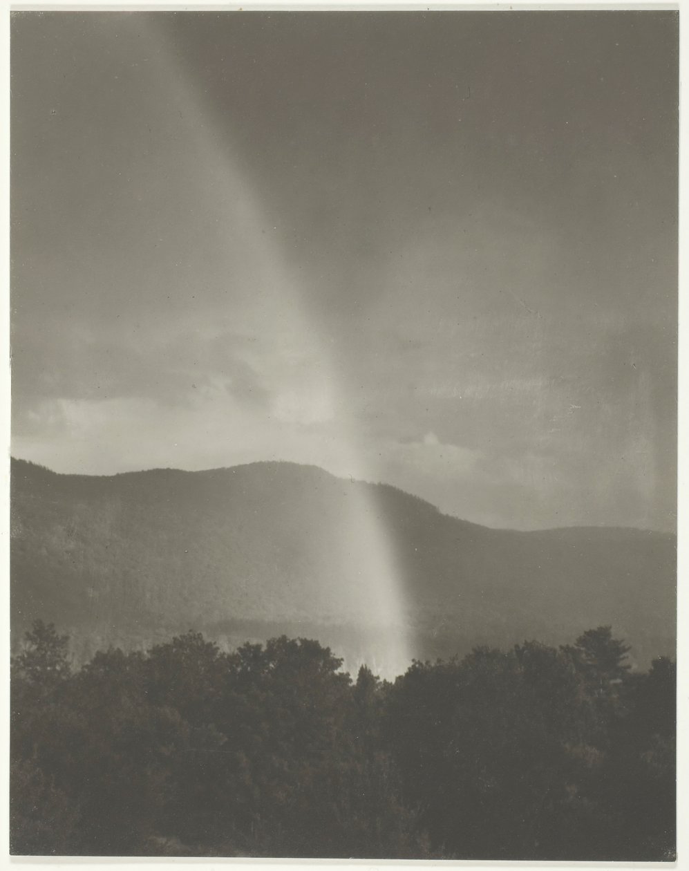 Regenboog, 1920 door Alfred Stieglitz