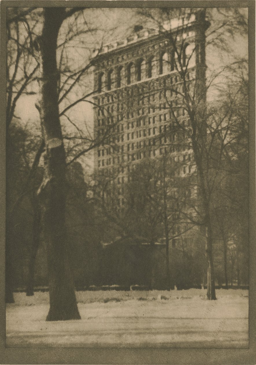 [The Flat Iron Building, New York City]. door Alvin Langdon Coburn