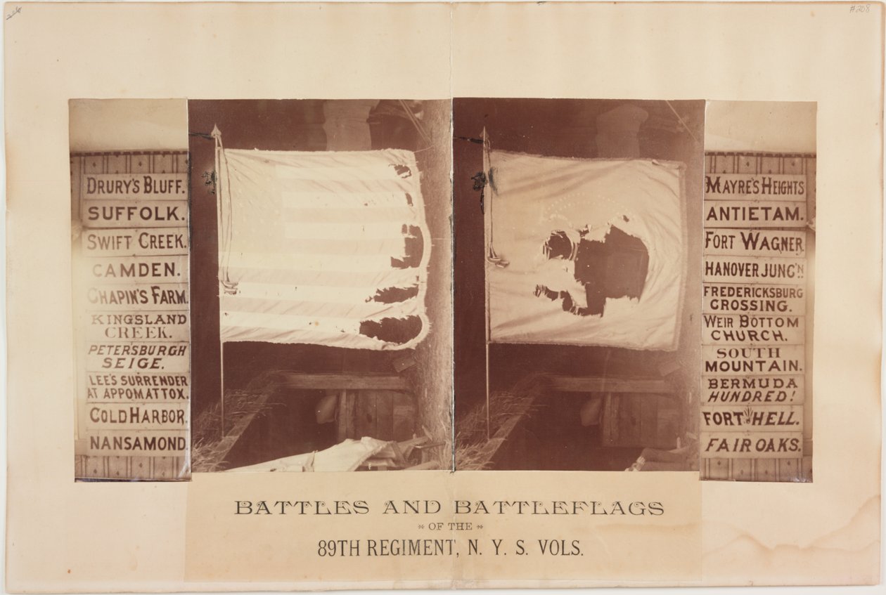 Slagen en slagvlaggen van het 89e Regiment, N. Y. S. Vols., ca. 1870 door American Photographer