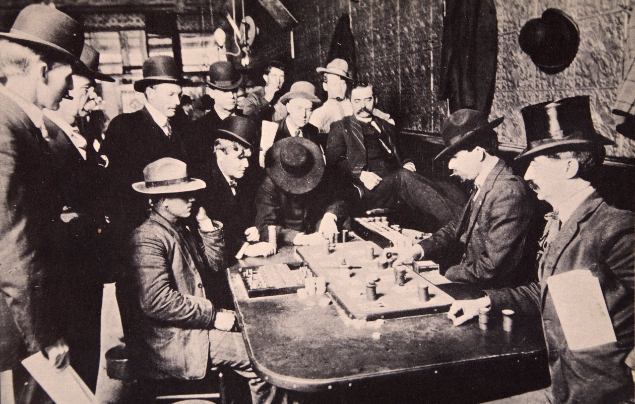 Faro spelen in de Orient Saloon in Bizbee, Arizona, 1903 door American Photographer