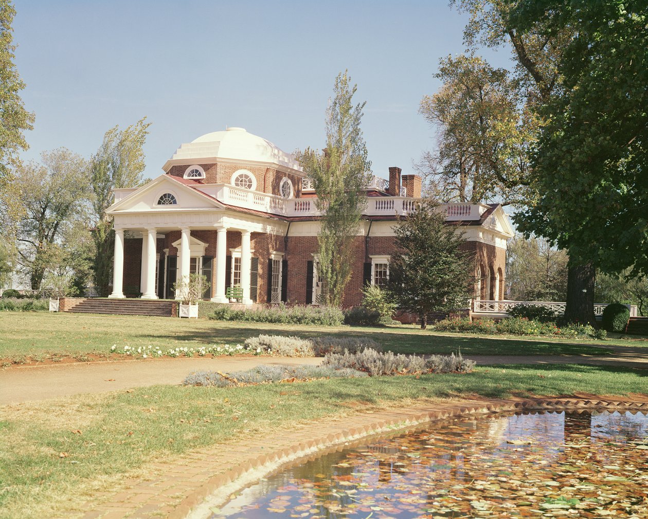 Uitzicht op de westelijke gevel van Monticello, huis van Thomas Jefferson (1743-1826) gebouwd in 1772 door American School