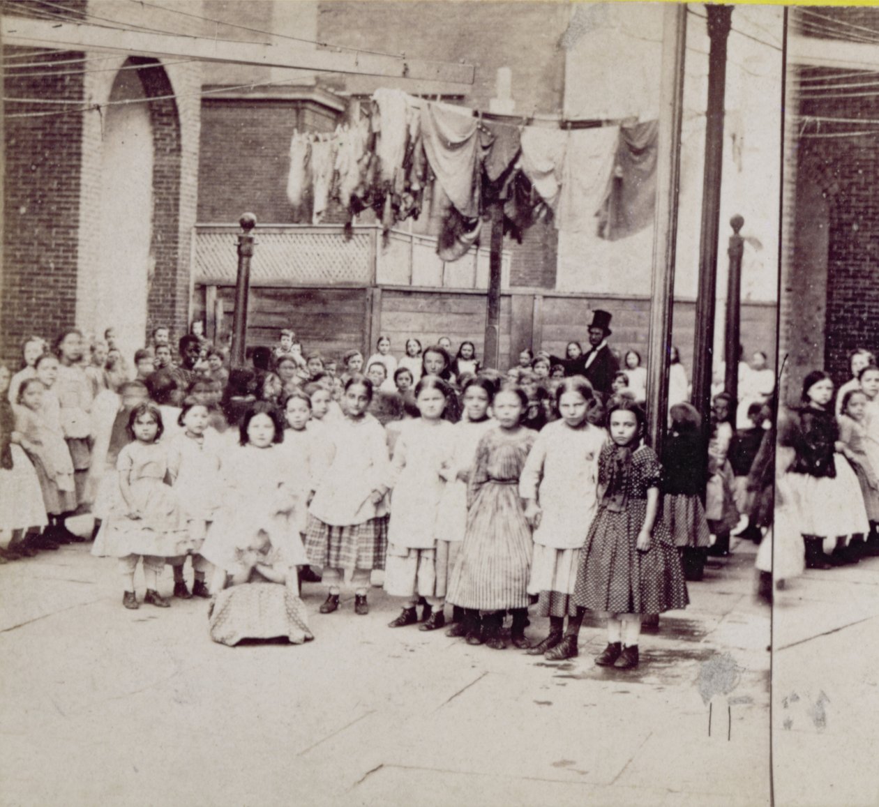 Female Guardian Society, Home for the Friendless, 29th Street, New York, 4 juli 1864 door American Photographer