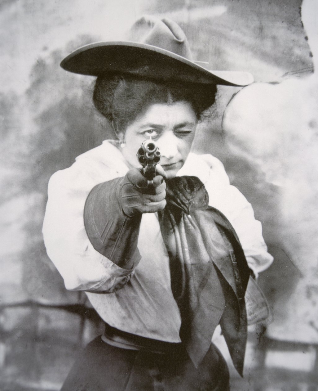 May Lillie door American Photographer