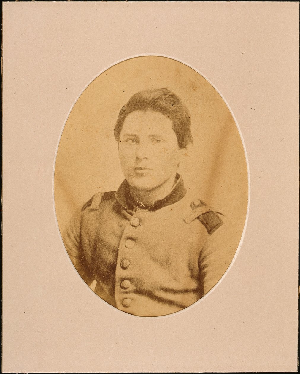 Portret van een ongeïdentificeerde soldaat (sepia foto) door American Photographer