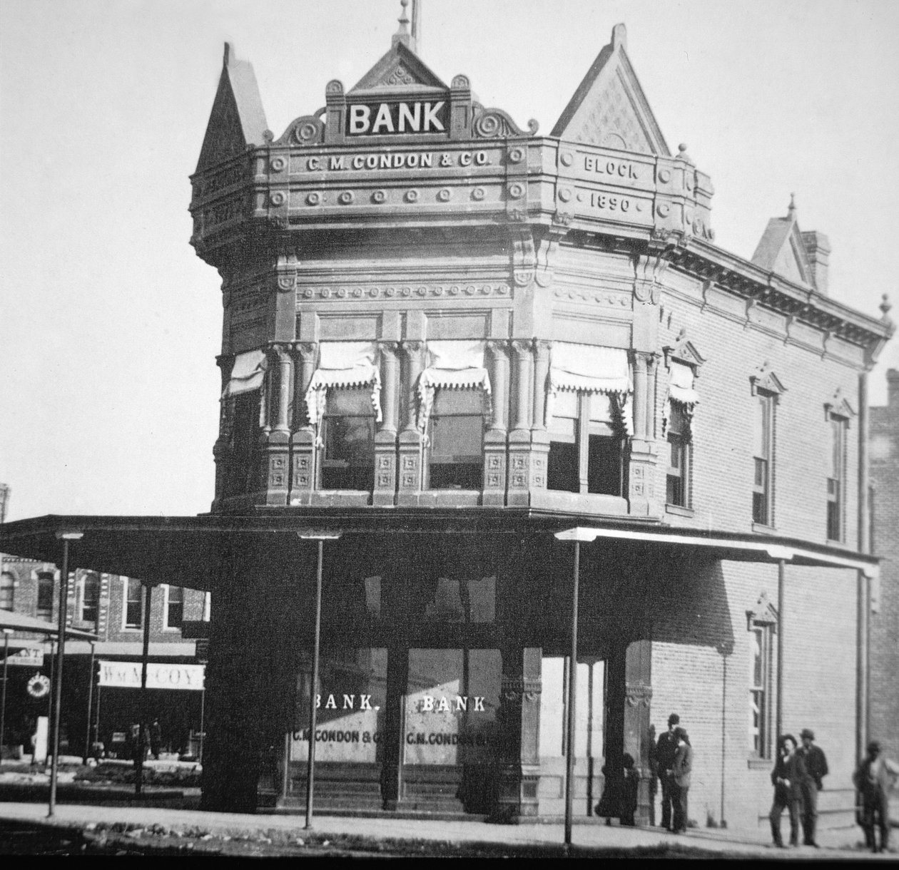 De Condon Bank, Coffeyville, Kansas door American Photographer