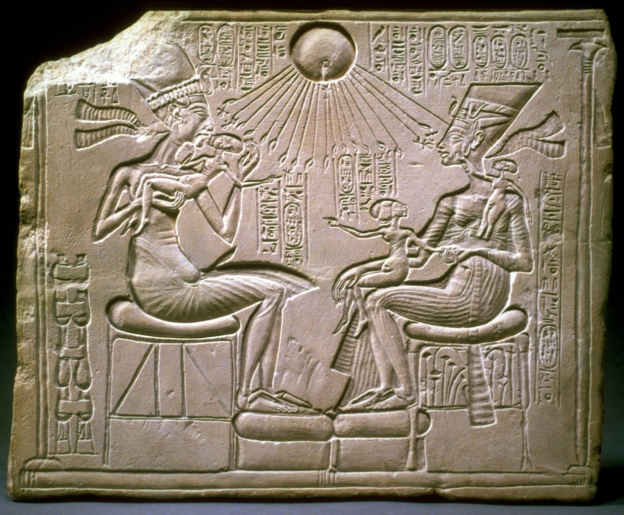 De koninklijke familie: Achnaton, Nefertiti en hun kinderen, ca. 1350 v.Chr. door Ancient Egypt