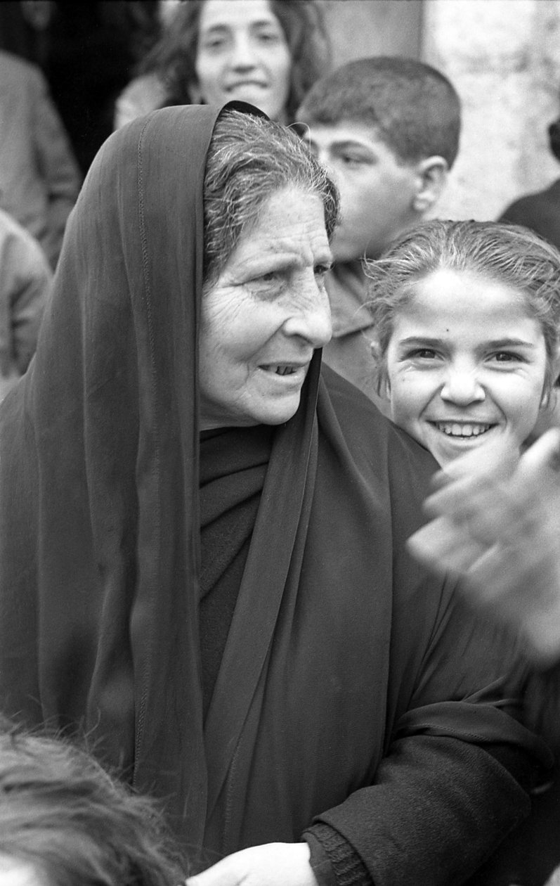 CROTONE - ZUIDELIJKE VROUWEN door Ando Gilardi