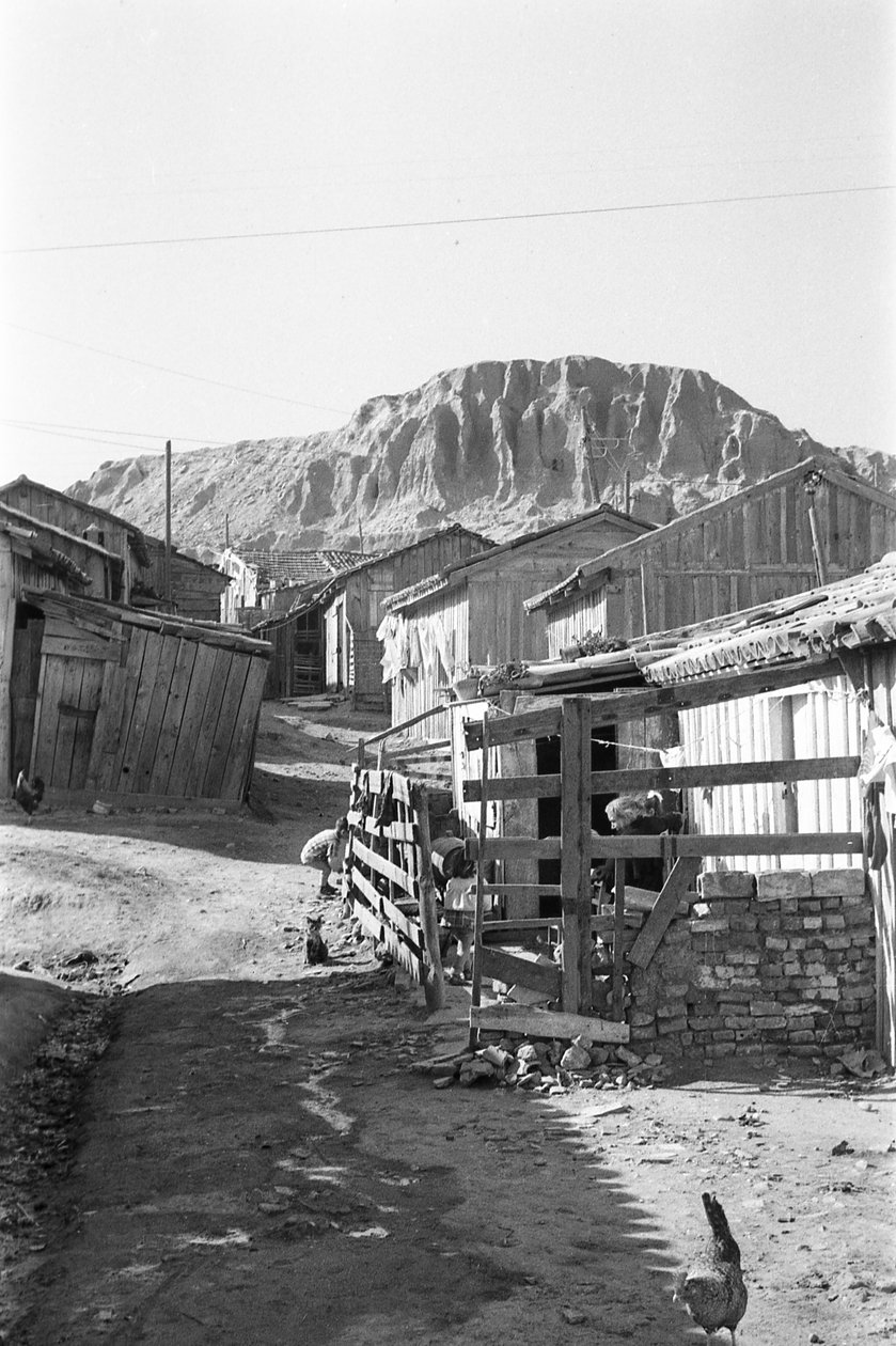 MONTECATINI DORP, Crotone door Ando Gilardi