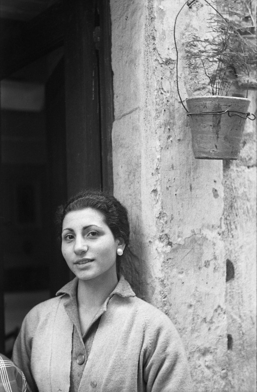 LACHENDE VROUW door Ando Gilardi