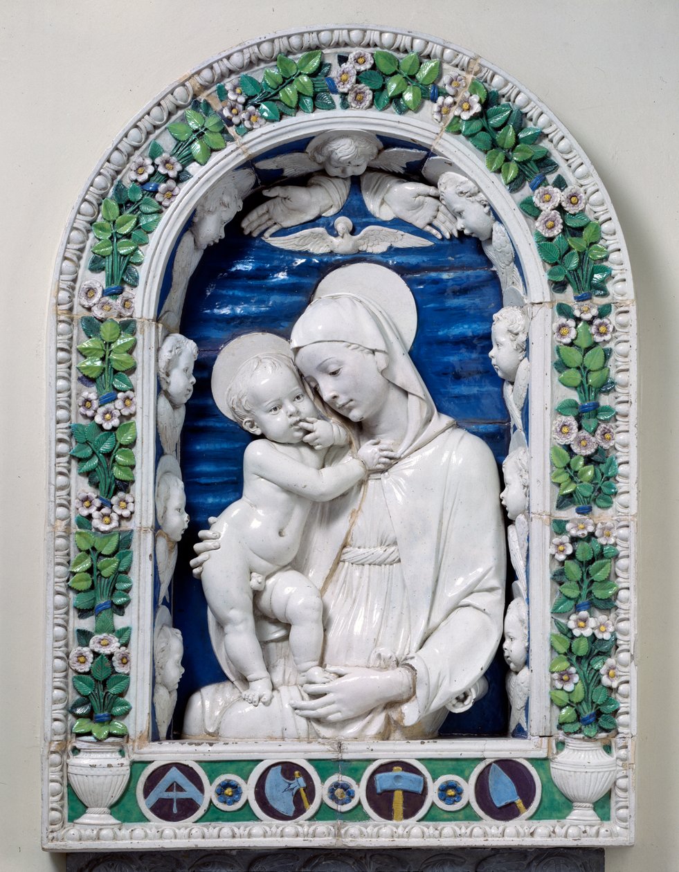 De Madonna en Kind (De Madonna van de Architecten) door Andrea Della Robbia