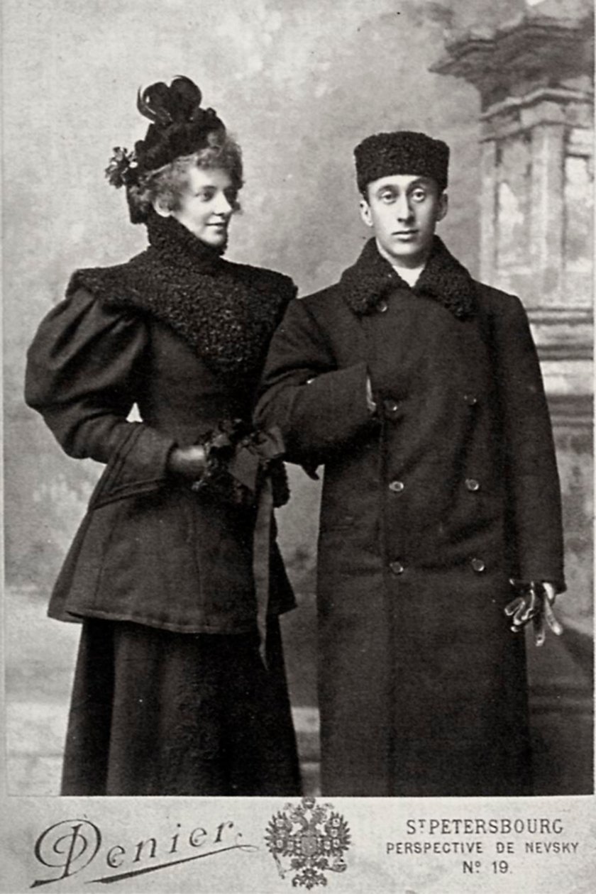 Zinaida Gippius, Russische dichter, met kunsthistoricus Akim Volynsky, ca. 1890-1894 door Andrei Deniere