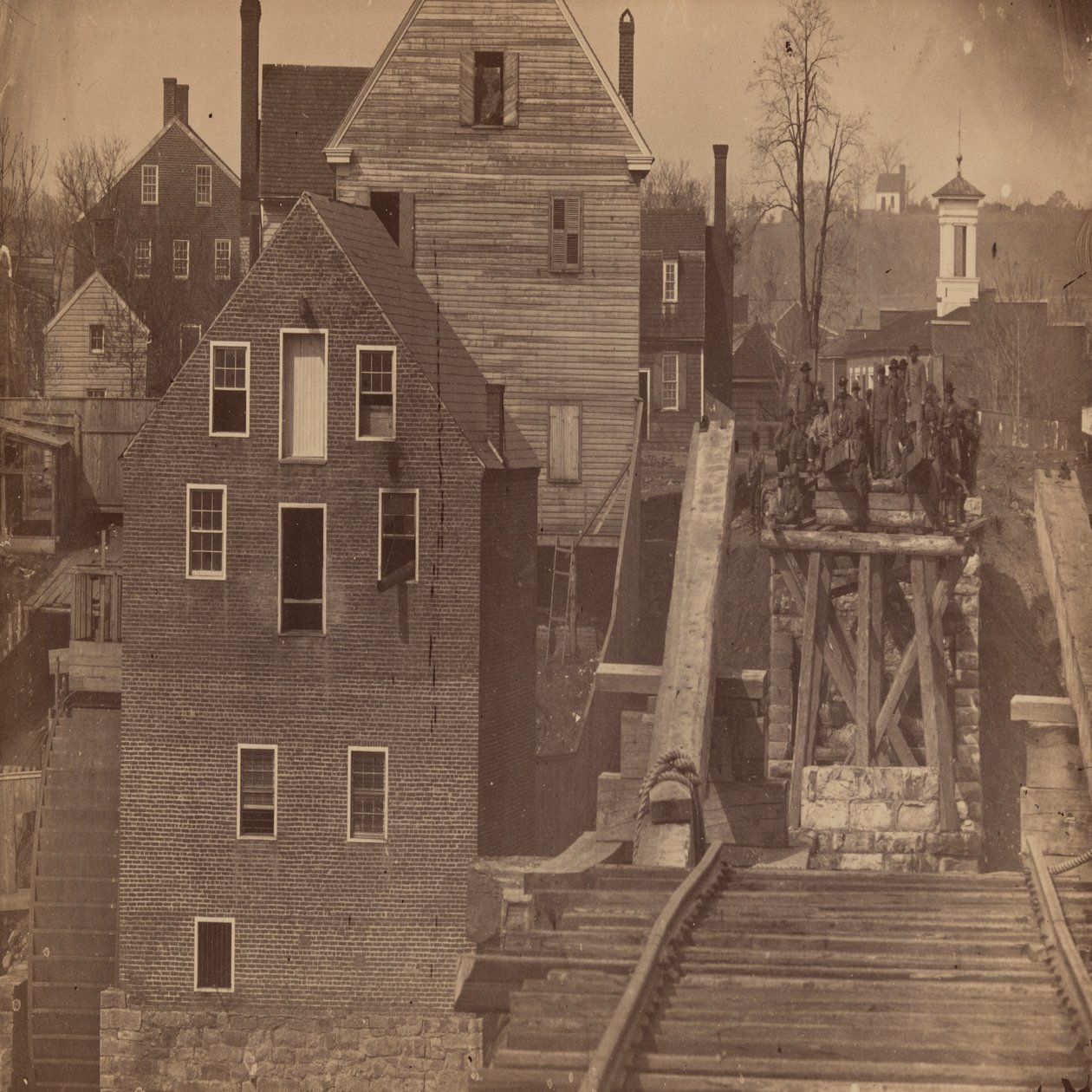 Einde van de brug na Burnsides aanval, Fredericksburg, Virginia door Andrew Joseph Russell