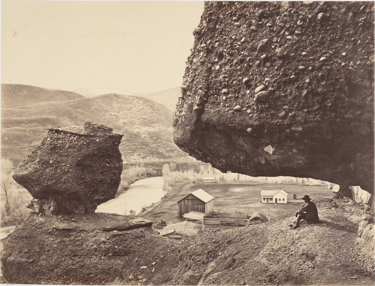 Hanging Rock, aan de voet van Echo Canyon door Andrew Joseph Russell