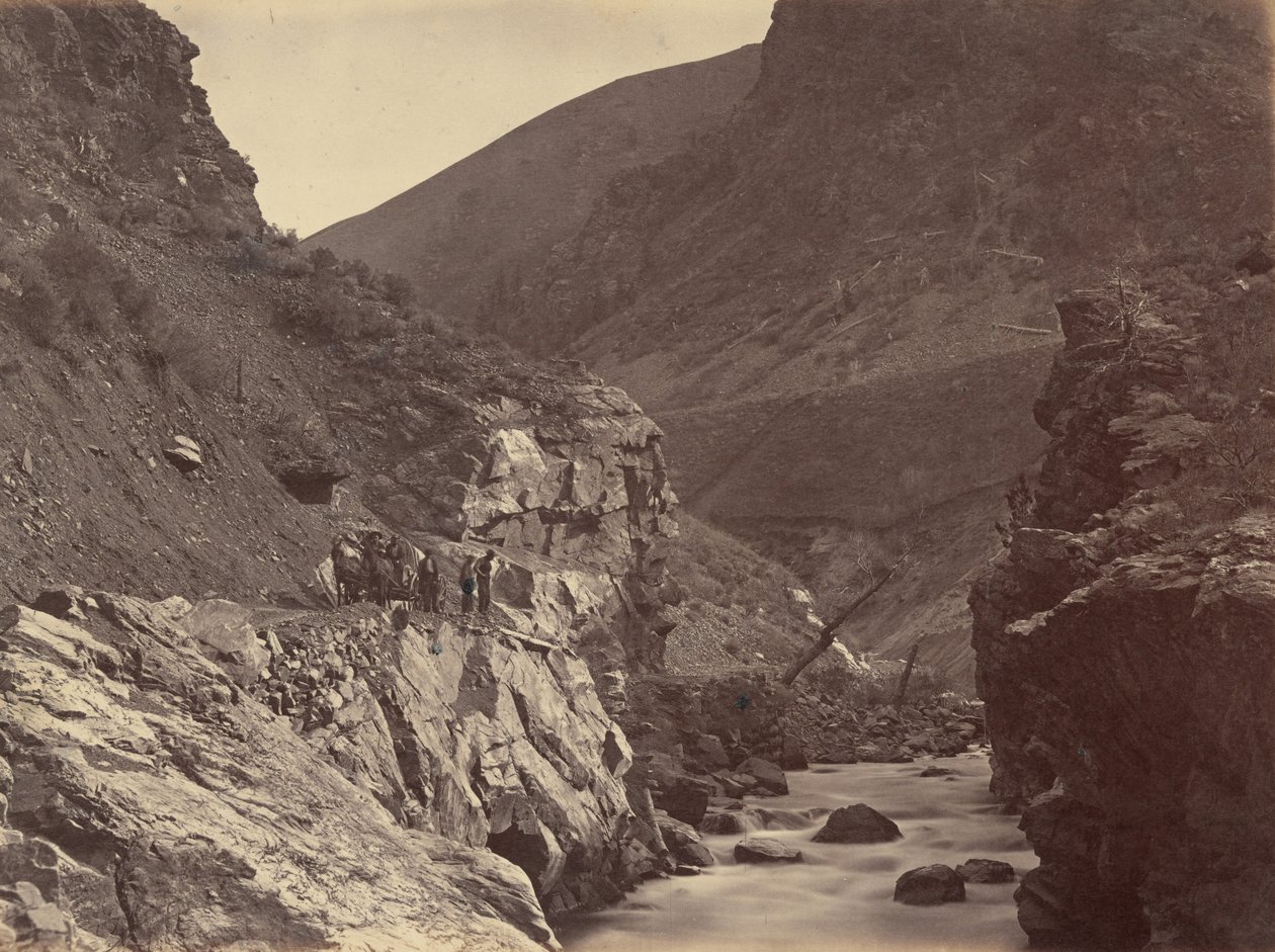 Plaat 41. Weber Canon, van onder de Duivelspoort,1869 (foto) door Andrew Joseph Russell