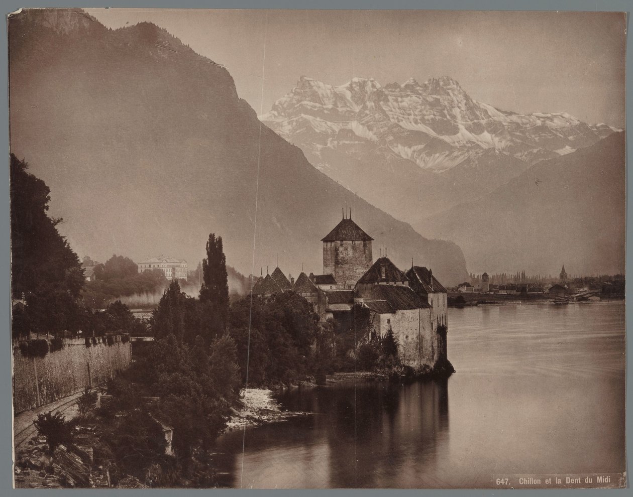 Kasteel van Chillon aan het Meer van Genève, in de verte de Dents du Midi door Anonymous
