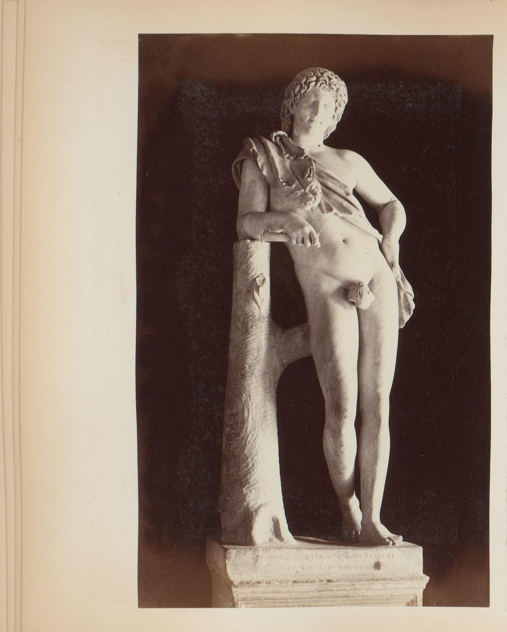 Sculptuur van de rustende satyr in de Capitolijnse Musea te Rome door Anonymous