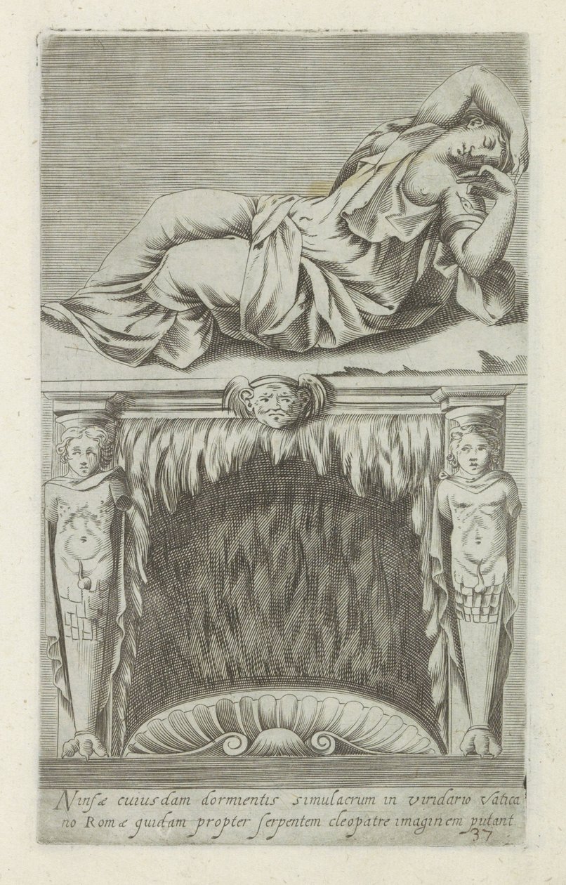 Sculptuur van de slapende Ariadne boven een schouw door Anonymous