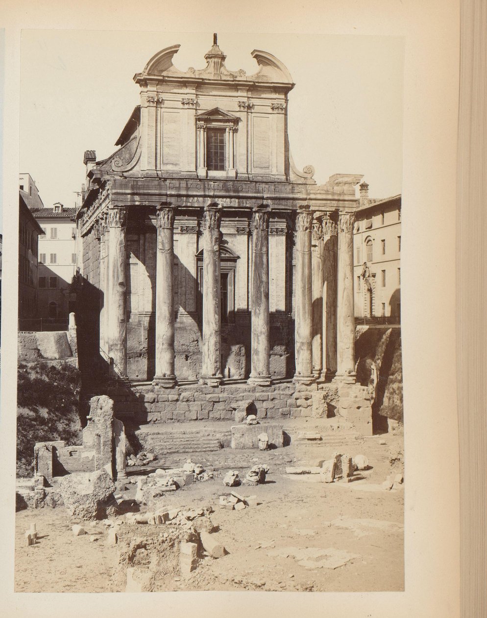 Tempel van Antoninus en Faustina aan het Forum Romanum te Rome door Anonymous