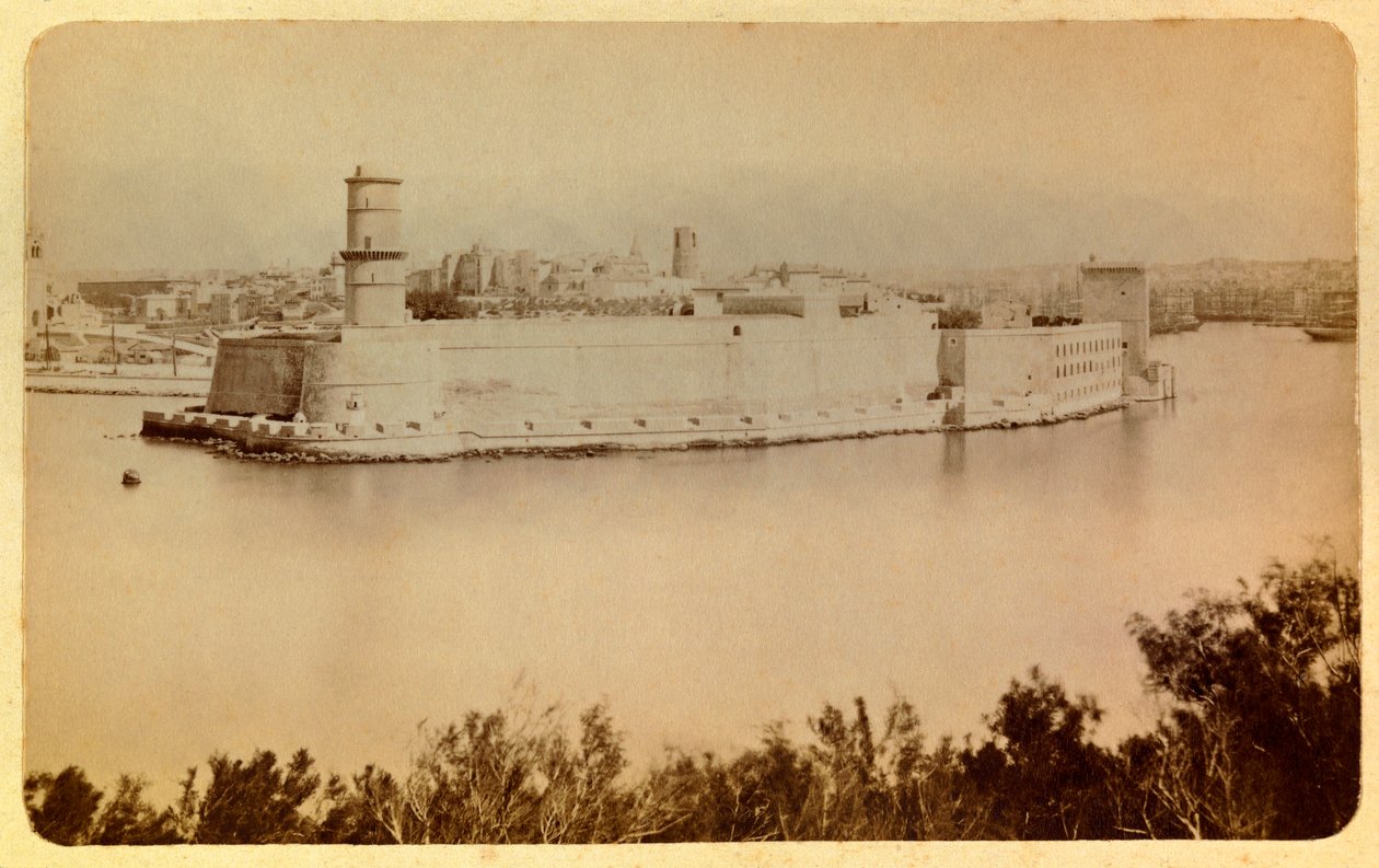 De stad Marseille en zijn omgeving rond 1885-1890: Fort Saint Jean, zicht vanaf de Pharo, privécollectie door Anonymous Anonymous