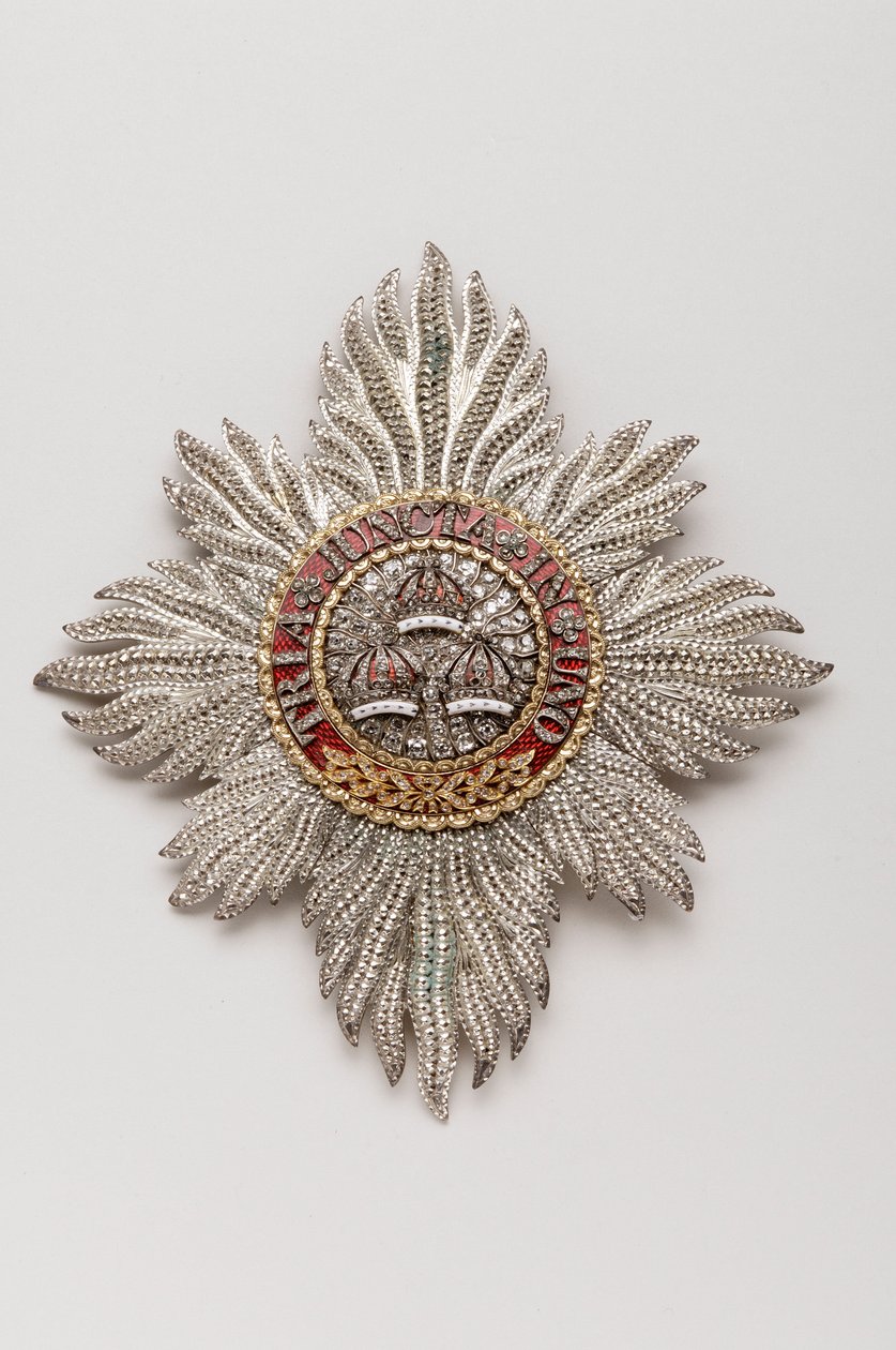 Verenigd Koninkrijk - Orde van het Bad: Ridderplaat behorend tot George IV (1762-1830), Regent, daarna Koning van Engeland (1820-1830) - Gemaakt door Rundell, Bridge & Rundell, Londen - 1813 - Goud, zilver, diamanten en email - H 11,9 cm; b 10,6 cm; gewic door Anonymous Anonymous