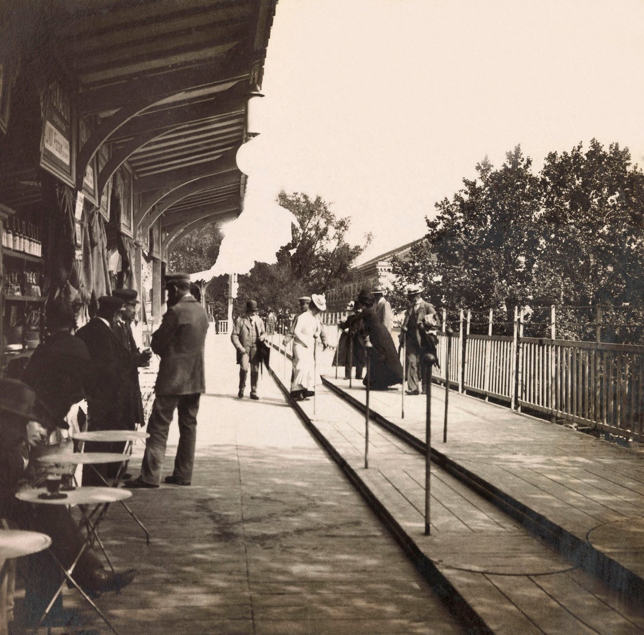 Wereldtentoonstelling van 1900 in Parijs: Het rollende trottoir. Privécollectie door Anonymous Anonymous
