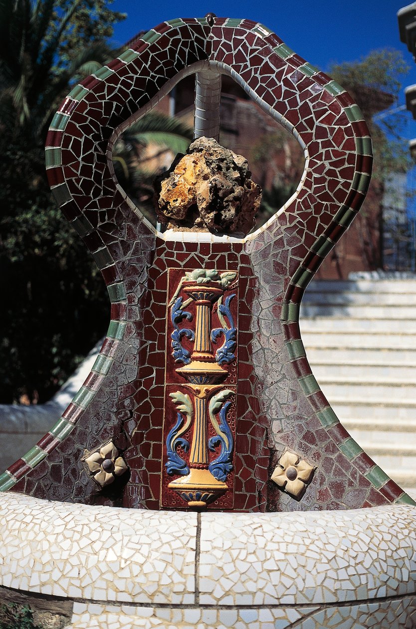 Tegel fontein, Park Güell door Antoni Gaudi