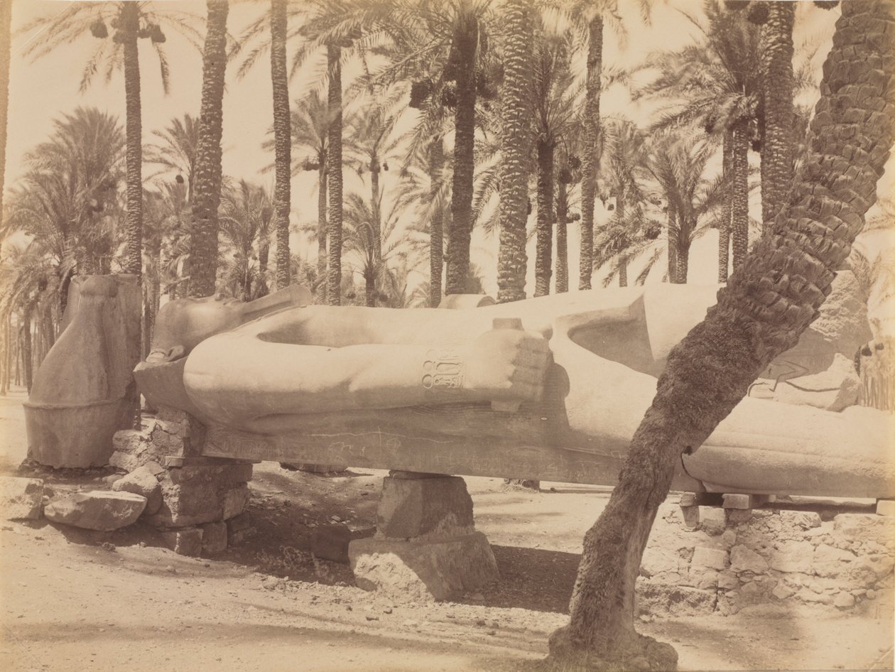 Standbeeld van Ramses in Saqqara door Antonio Beato
