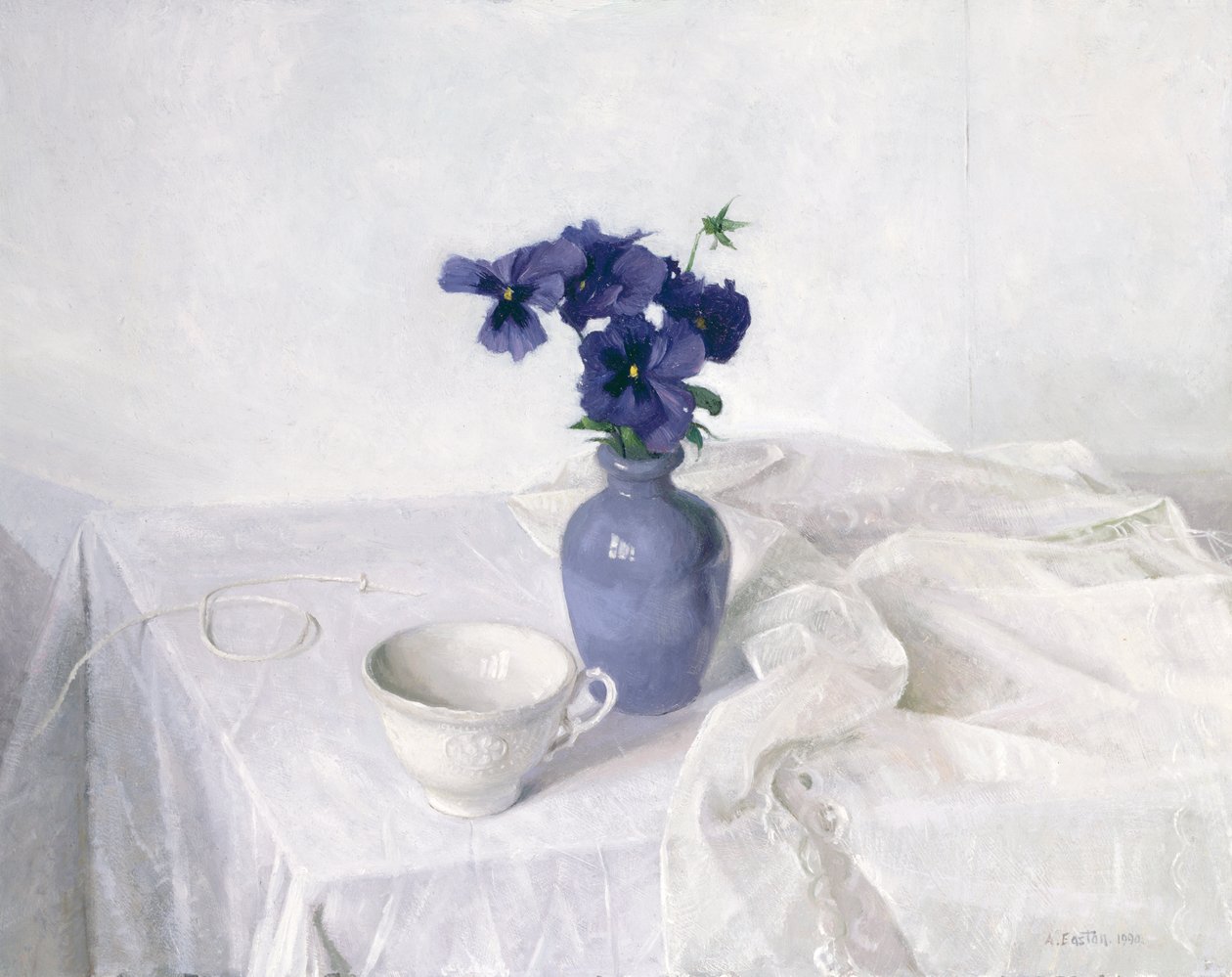 Viooltjes in een blauwe vaas, stilleven door Arthur Easton