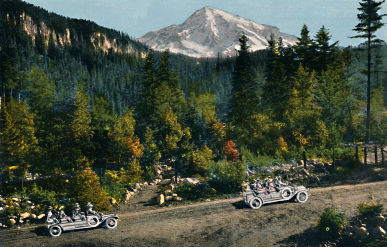 Mt. Rainier vanaf National Park Inn, ca. 1916 door Asahel Curtis