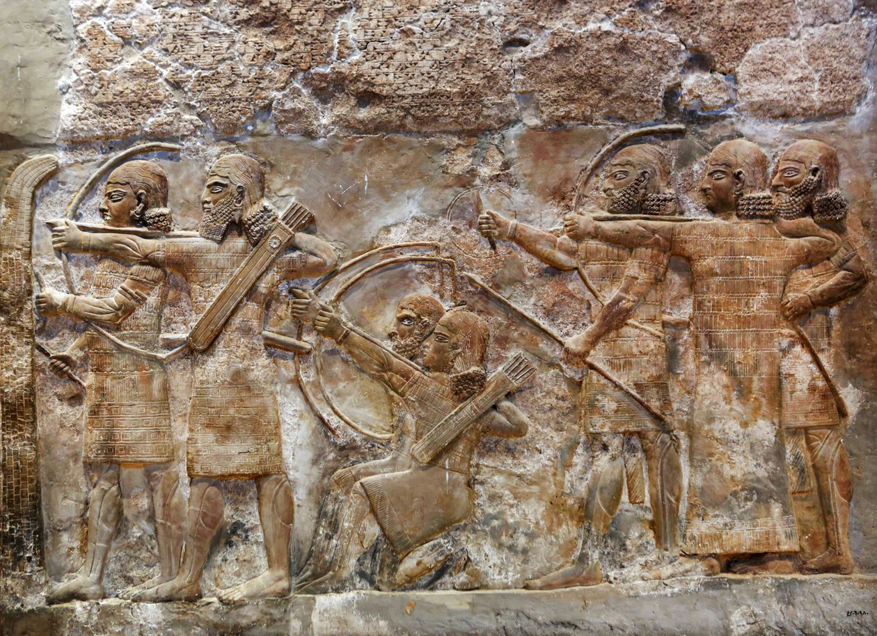 Assyrische legerboogschutters die een versterkte stad veroveren, reliëf uit Nimrud, c.865 v.Chr. door Assyrian