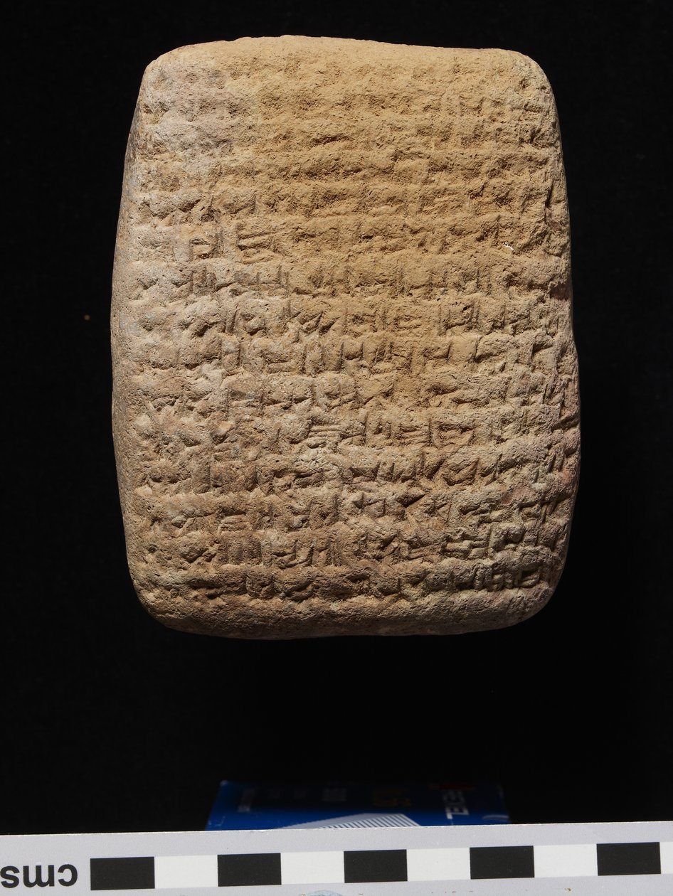 Kleitablet met spijkerschrift aan beide zijden door Babylonian