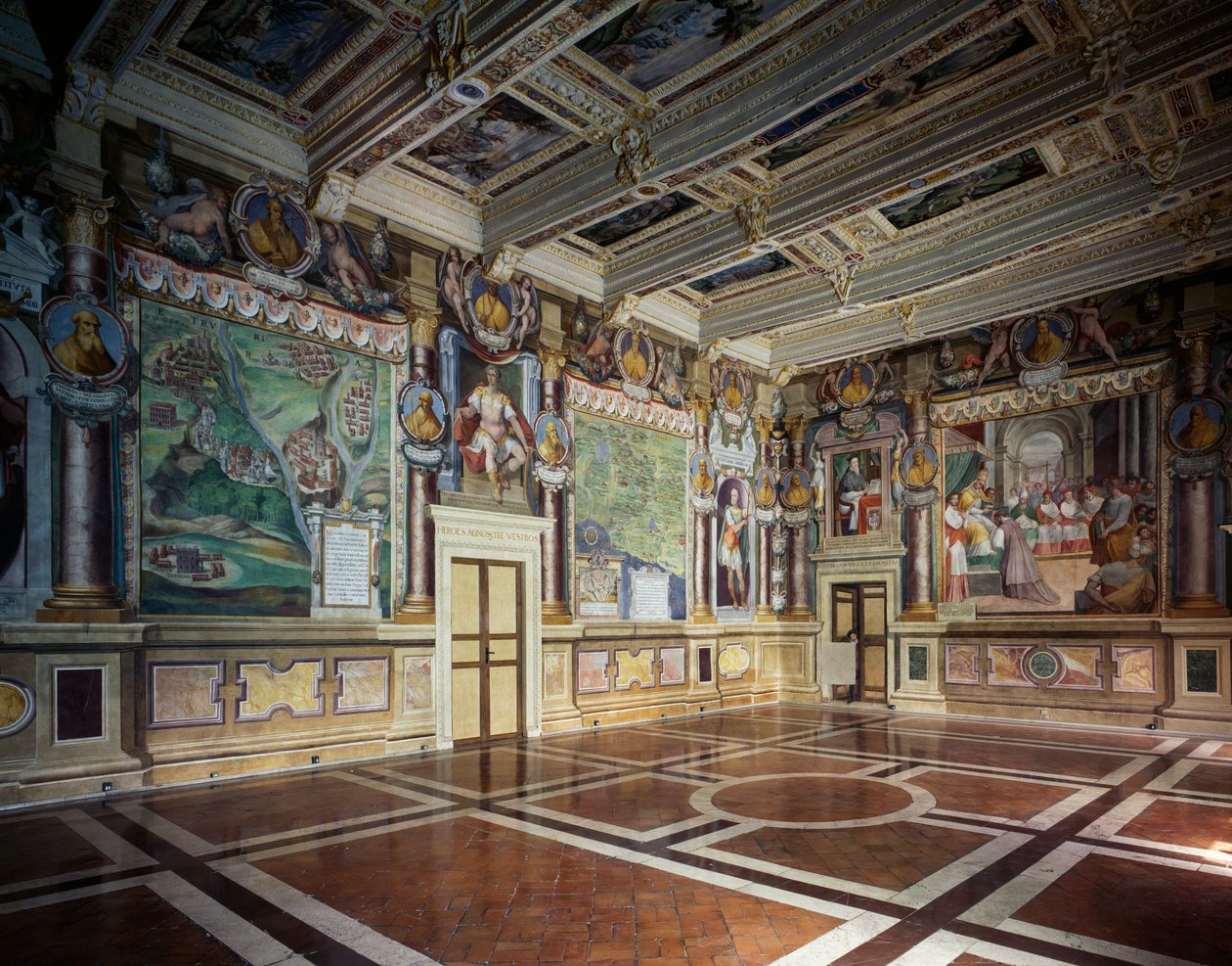 Koninklijke of Herculeszaal met fresco