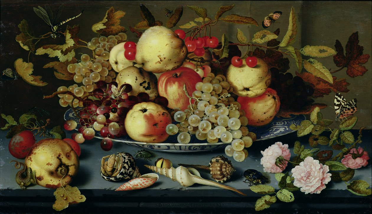 Stilleven met fruit, bloemen en zeevruchten door Balthasar van der Ast