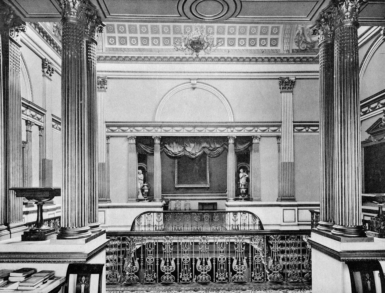 De grote trap, Londonderry House, 1908 door Bedford Lemere and Company