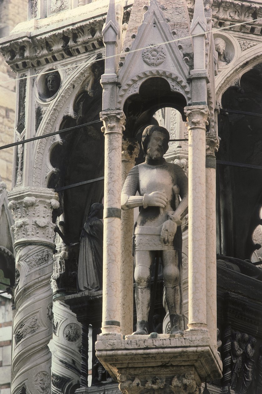 Detail van het Graf van de Scaligers door Bonino da Campione