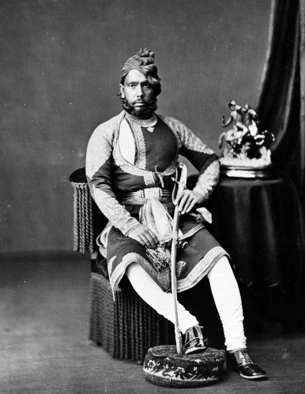 Maharaja Jashwant Singh van Bharatpur, ca. 1870s door British Photographer