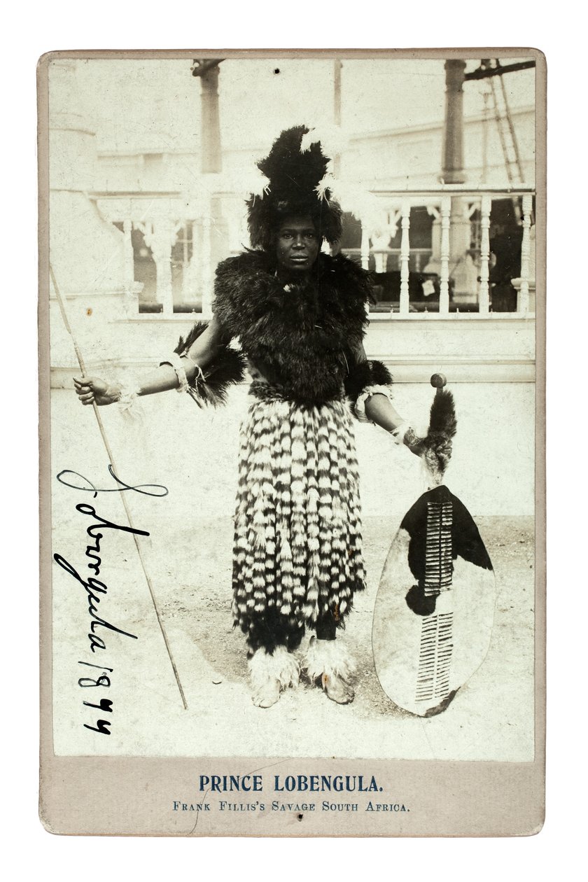 Prins Lobengula, Engeland, 1899 door British Photographer