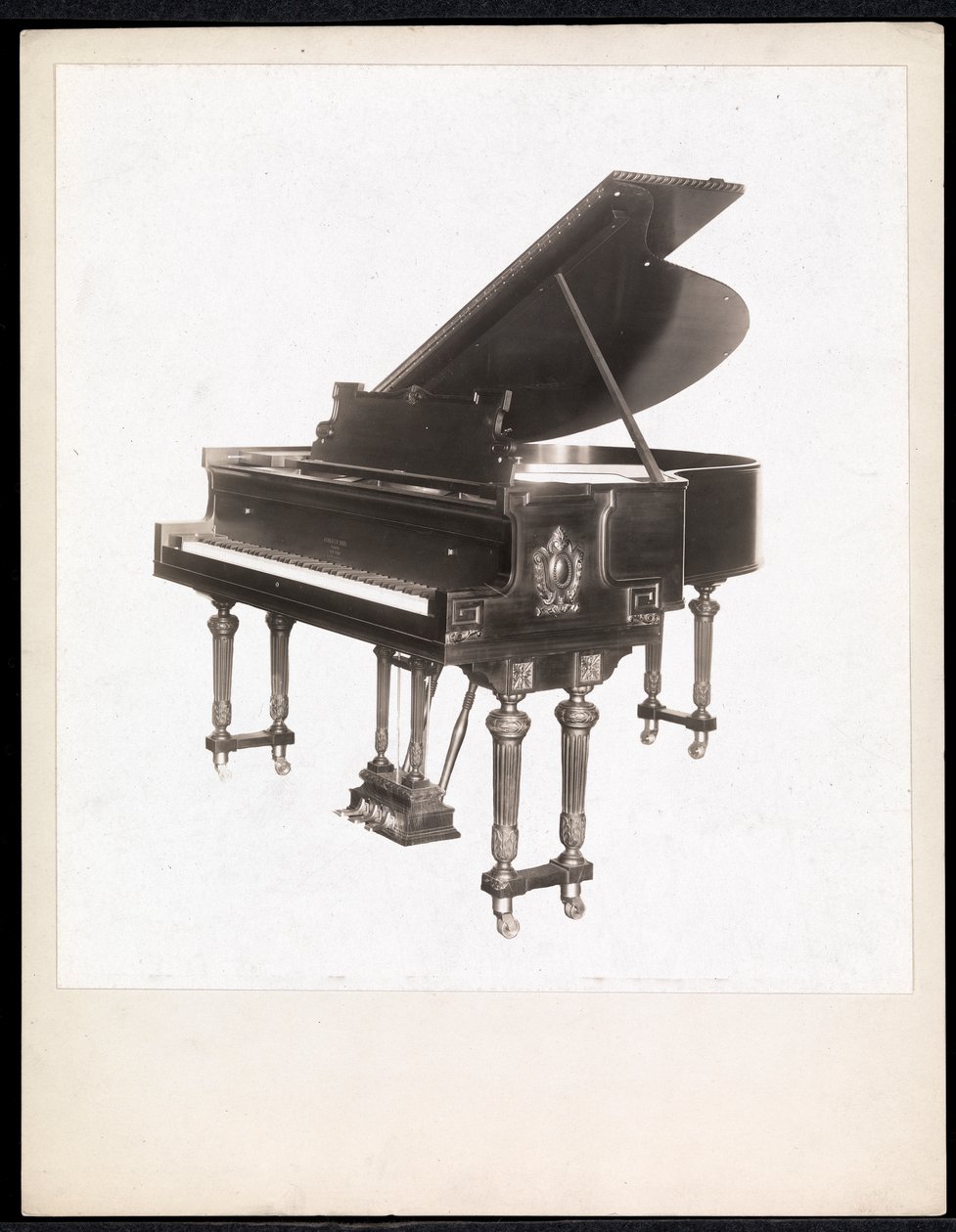 Een piano van de Krakauer Piano Co., New York, tussen 1895-1915 door Byron Company