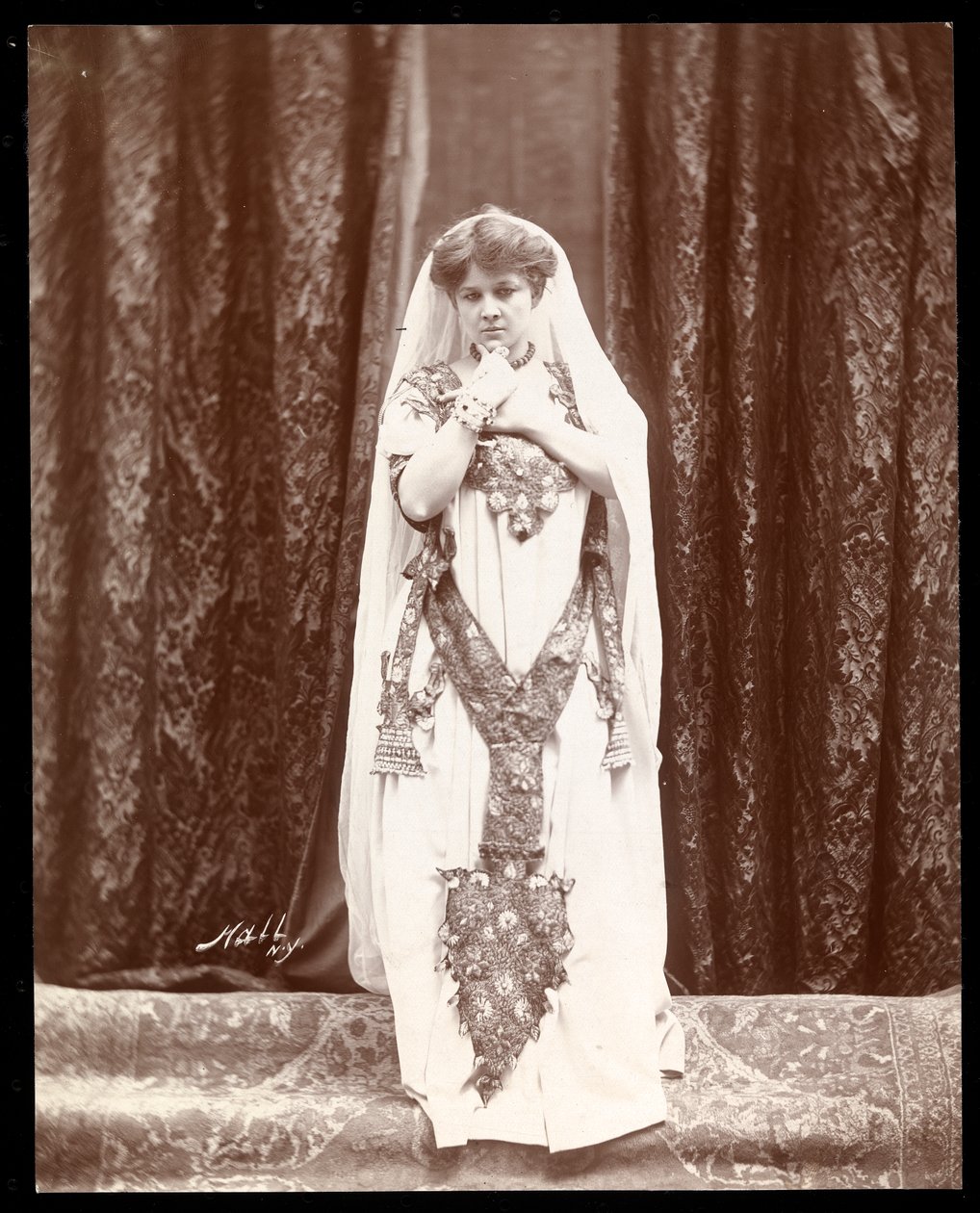 Eva Fay in Hammerstein