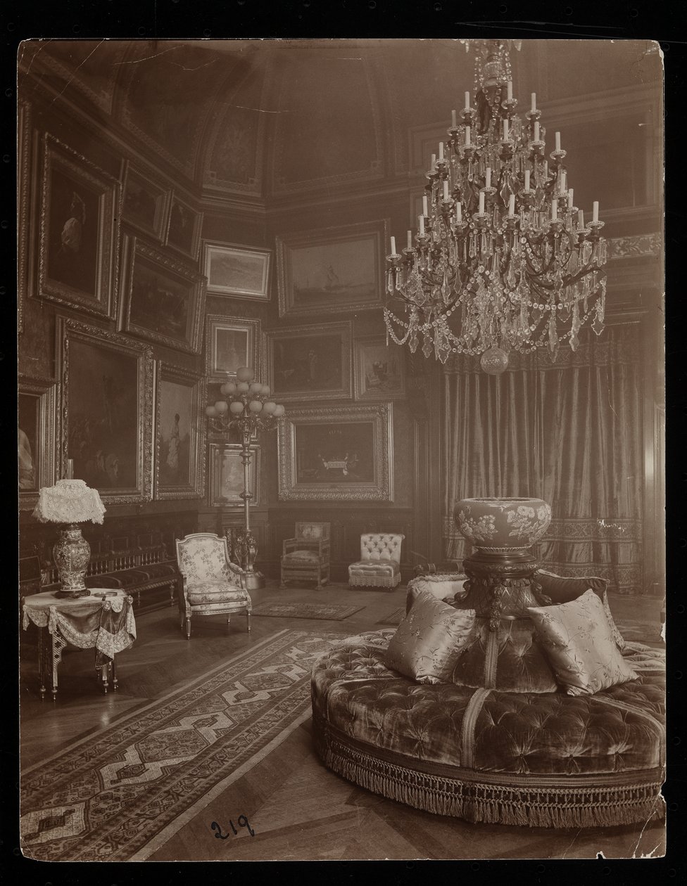 De residentie van mevrouw William Astor, 5th Avenue en 34th Street, New York, 1894 door Byron Company