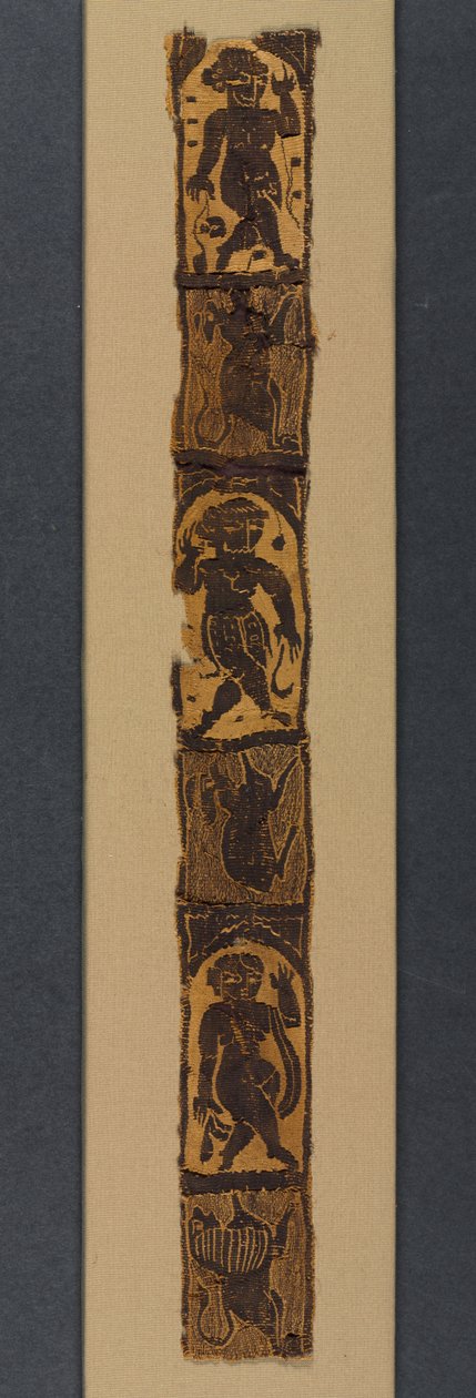 Ornamentale schouderbanden van een tuniek door Byzantine School
