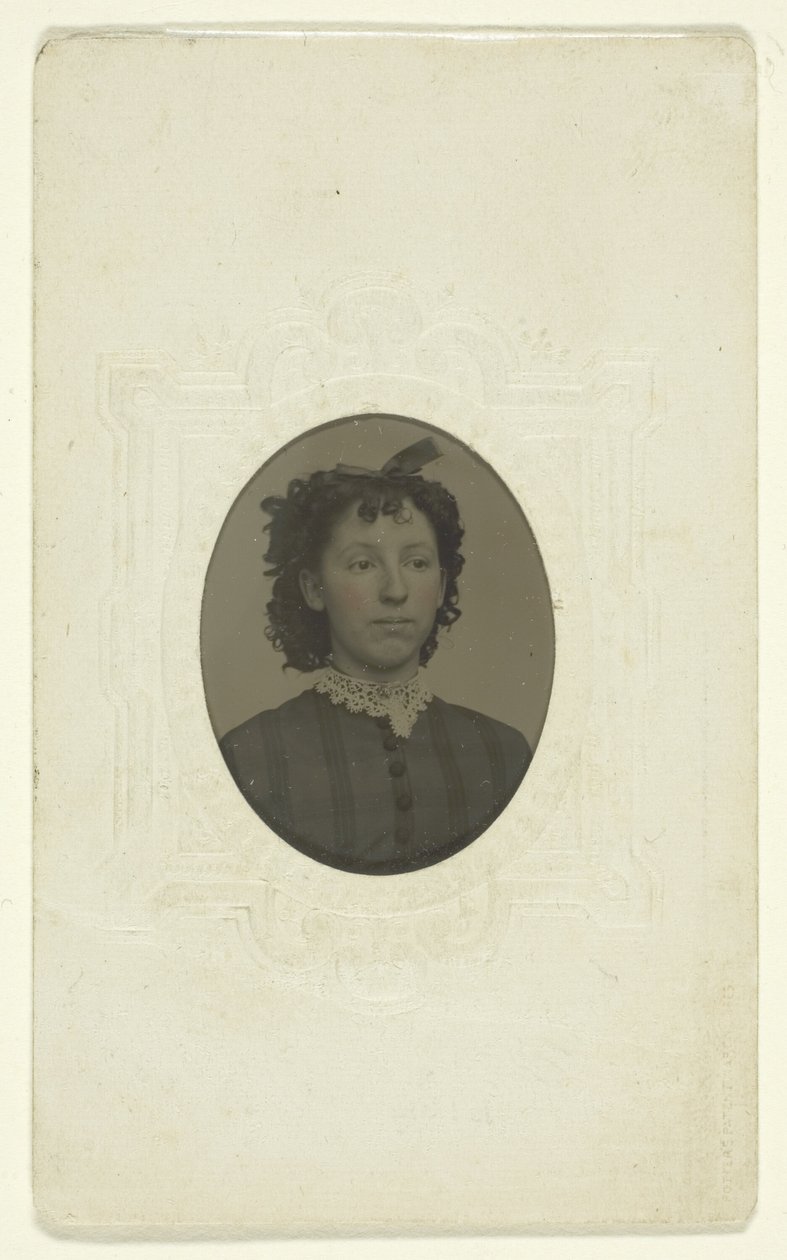 Portret van Viola Mead door C. W. Mitchell