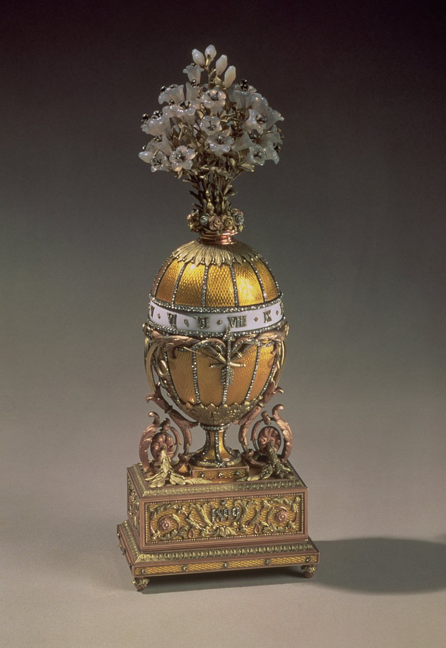 Paasei in de Vorm van een Vaas met Bloemen, 1899 door Carl Fabergé