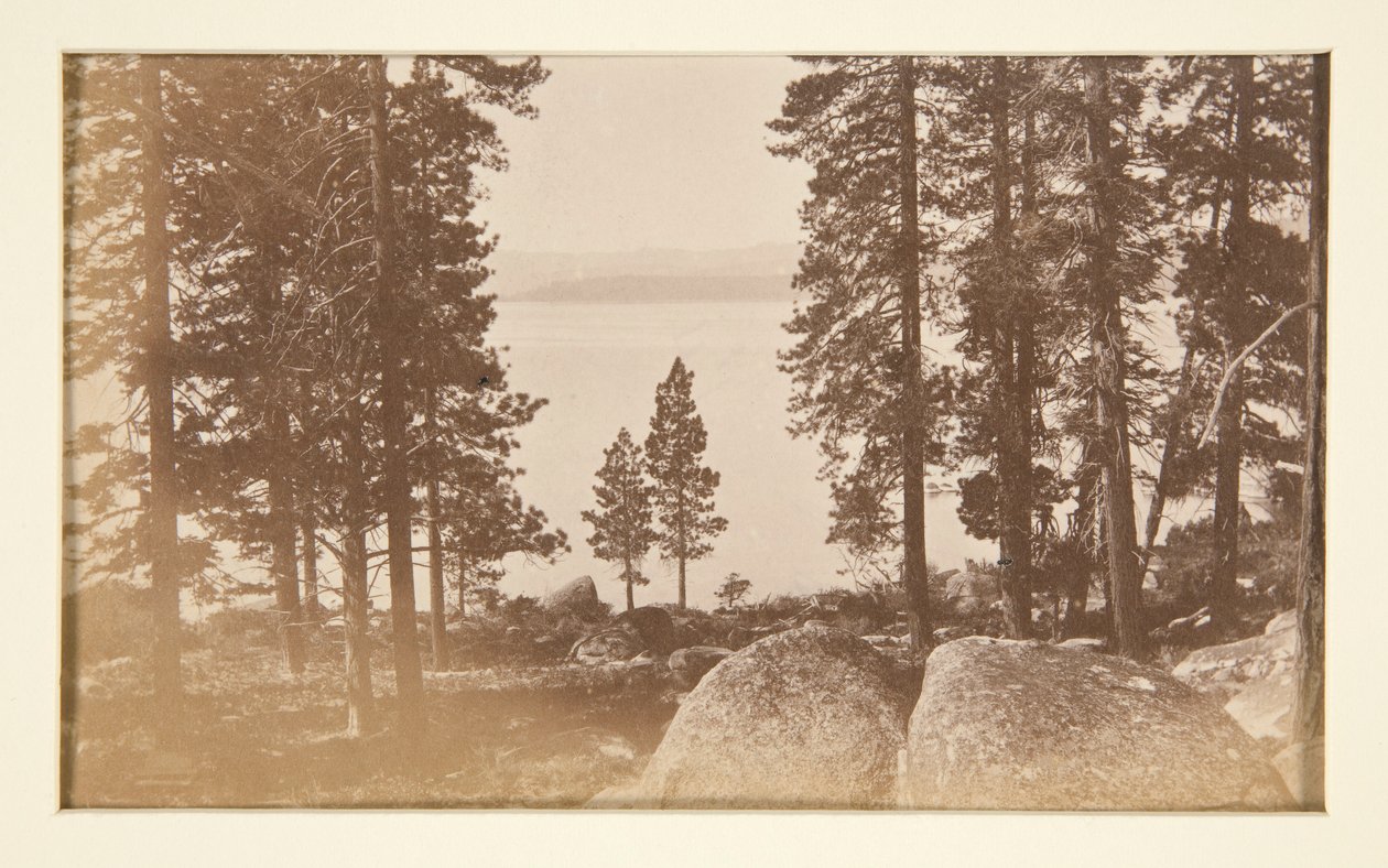 Vier spoorwegscènes en vier uitzichten op Lake Tahoe: Lake Tahoe vanuit Warm Springs door Carleton E. Watkins