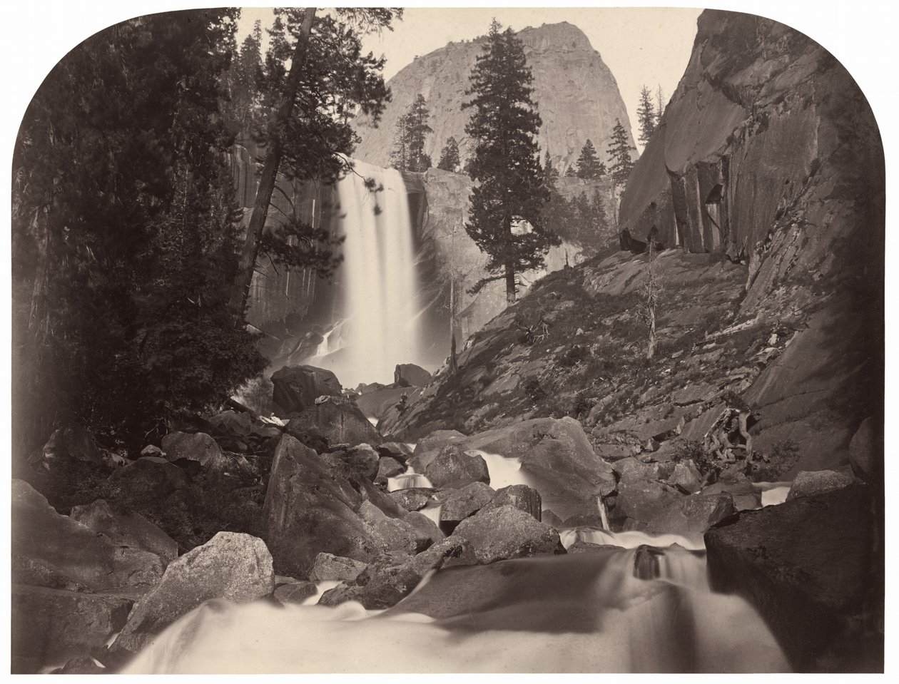 Piwyac, Vernal Fall, 300 voet, Yosemite door Carleton E. Watkins